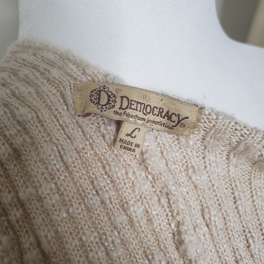 Democracy Beige and White Lace Cardigan - Picture 6 of 6